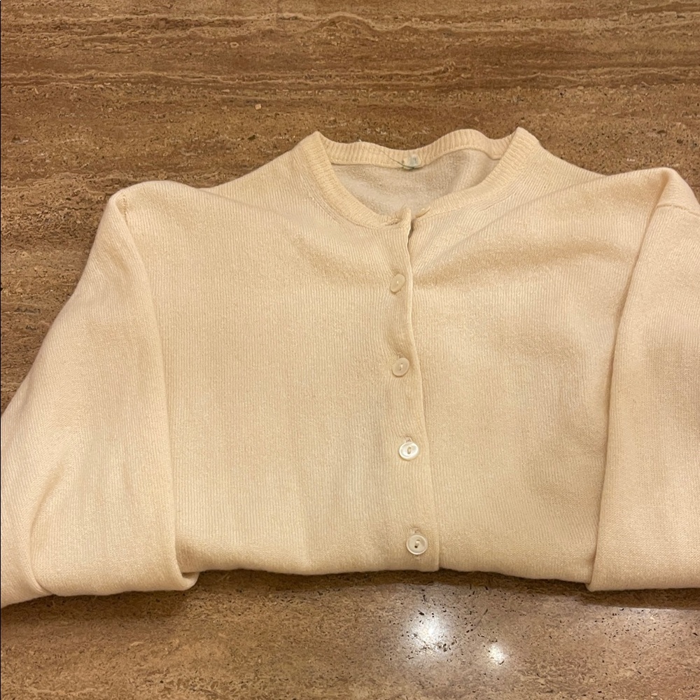Vintage Soft Wool Cream Cardigan - Excellent Condition!